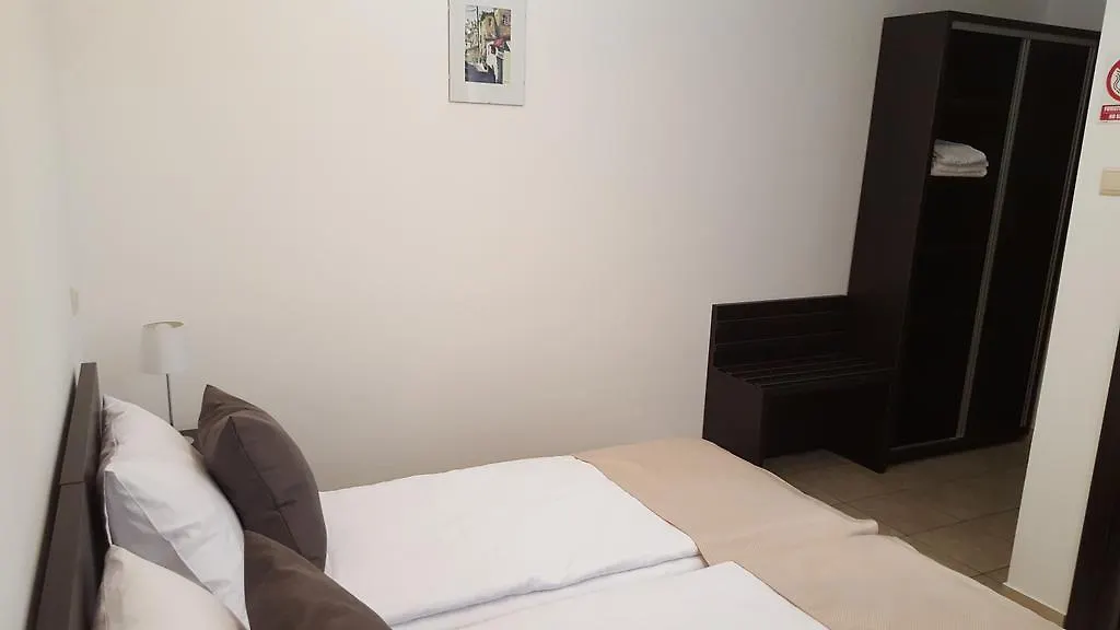 Vis A Vis Studio Bukareszt Pensjonat