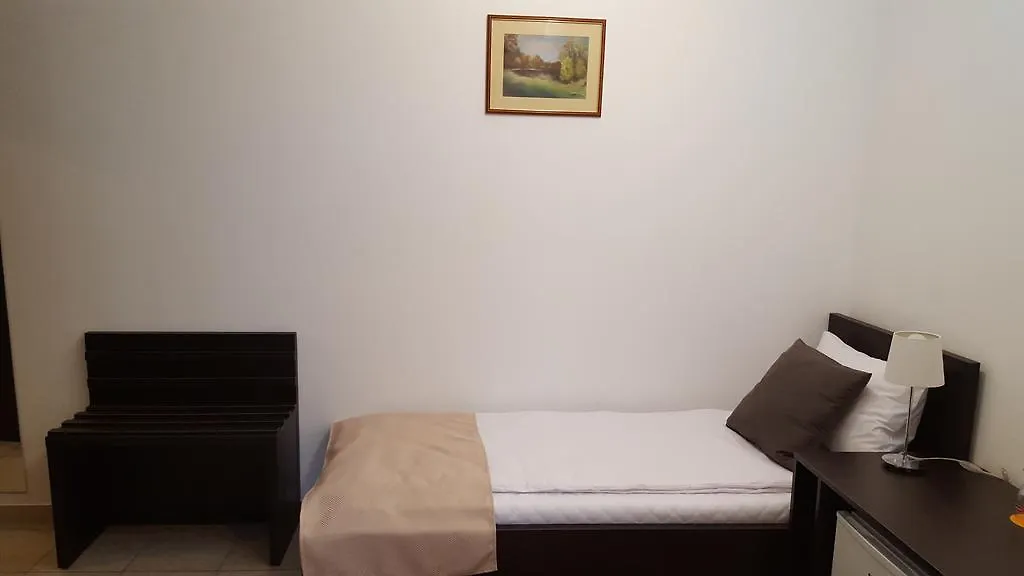 בוקרשט Vis A Vis Studio בית הארחה